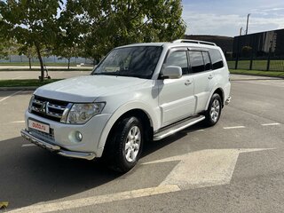 2011 Mitsubishi Pajero IV Рестайлинг 1, белый, 2299000 рублей, вид 1