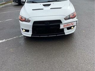 2011 Mitsubishi Lancer X Рестайлинг, белый, 900000 рублей, вид 3
