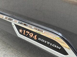 2023 Toyota Tundra CrewMax III, серый, 10188576 рублей, вид 5