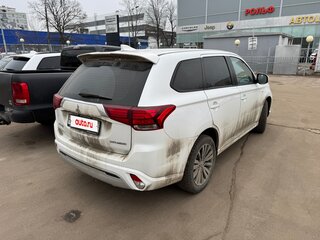 2022 Mitsubishi Outlander III Рестайлинг 3, белый, 3350000 рублей, вид 3