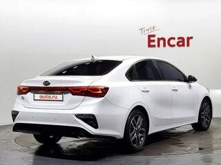 2021 Kia K3 II Рестайлинг, белый, 1700000 рублей, вид 2