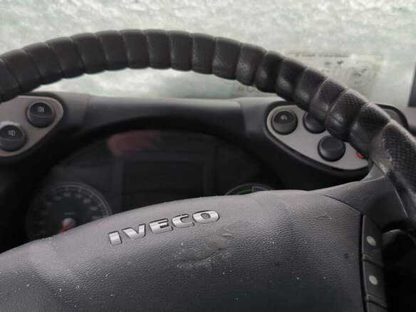 2012 Iveco Stralis, белый, 3000000 рублей - вид 8