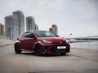 2021 Toyota Yaris IV, красный, 3500000 рублей, вид 1