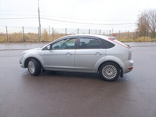 2009 Ford Focus II Рестайлинг, серебристый, 500000 рублей, вид 4
