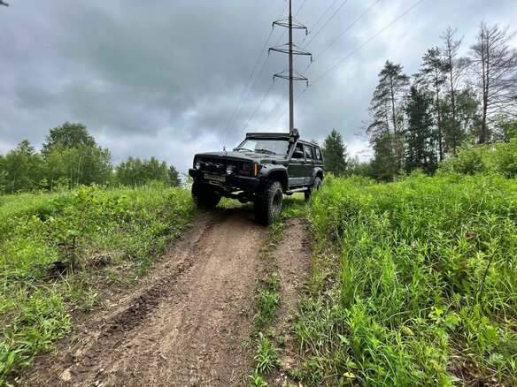 1997 Jeep Cherokee II (XJ) Рестайлинг, зелёный - вид 13