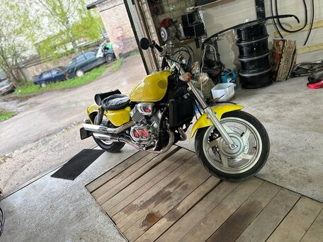 1995 Honda Magna, жёлтый, 350000 рублей, вид 1