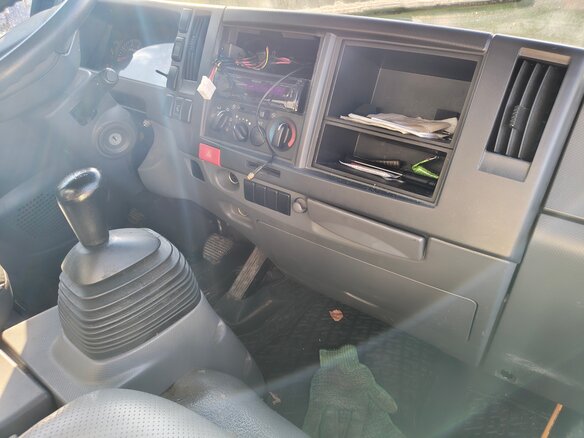 2014 Isuzu Elf (N-series), белый, 3100000 рублей - вид 18