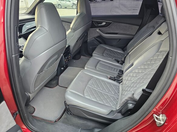 2020 Audi Q7 45 TDI II (4M) Рестайлинг, красный, 4950000 рублей - вид 13