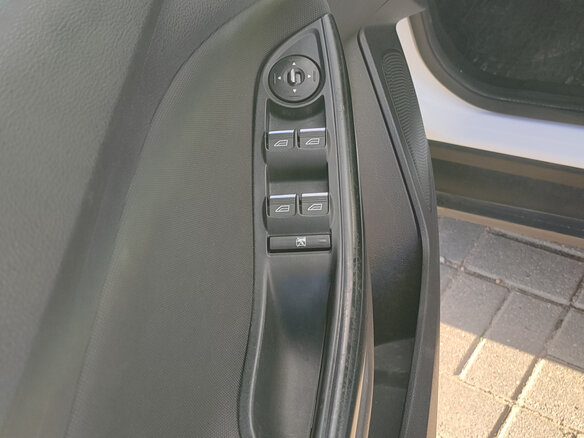 2012 Ford Focus III, белый, 1200000 рублей - вид 11
