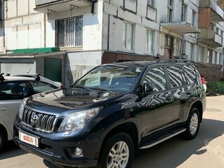 2010 Toyota Land Cruiser Prado 150 Series, серый, 3000000 рублей, вид 1
