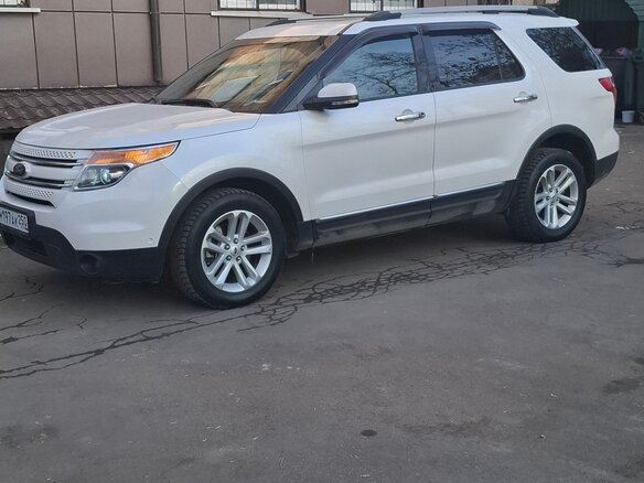 2012 Ford Explorer V, белый, 1770000 рублей