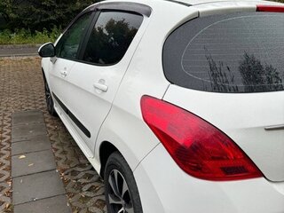 2011 Peugeot 308 I Рестайлинг, белый, 310000 рублей, вид 4