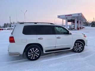 2013 Toyota Land Cruiser 200 Series Рестайлинг 1, белый, 5400000 рублей, вид 5