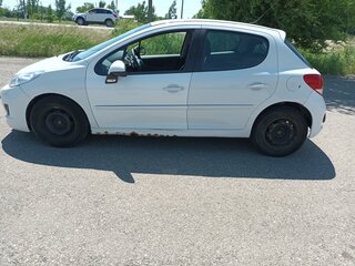 2009 Peugeot 207 I Рестайлинг, белый, 300000 рублей, вид 4
