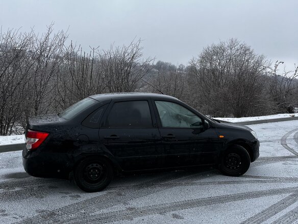 2013 Lada (ВАЗ) Granta I, чёрный, 550000 рублей - вид 2