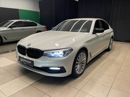 2017 BMW 5 серии 530d xDrive VII (G30/G31/G38), белый, 3350000 рублей, вид 3