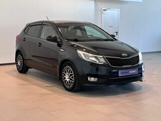 2016 Kia Rio III Рестайлинг, чёрный, 1082000 рублей, вид 3