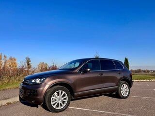 2010 Volkswagen Touareg II, коричневый, 1770000 рублей, вид 2