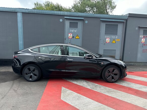 2019 Tesla Model 3 Standart Plus I, чёрный, 3000000 рублей - вид 2