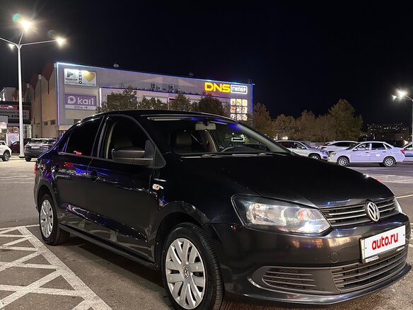 2015 Volkswagen Polo V, белый, 750000 рублей