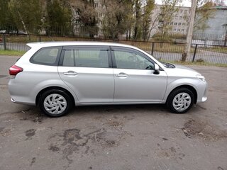 2019 Toyota Corolla Fielder XI (E160, E170) Рестайлинг 2, серебристый, 1350000 рублей, вид 2