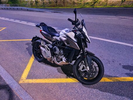 2015 MV Agusta Stradale 800, белый, 500000 рублей, вид 3