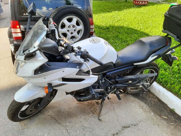 2011 Yamaha XJ6 (FZ6R), белый, 450000 рублей - вид 7