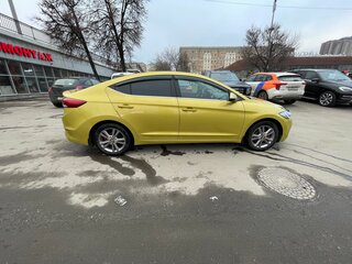 2016 Hyundai Elantra VI (AD), золотистый, 1300000 рублей, вид 2