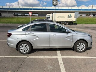 2024 Lada (ВАЗ) Vesta I Рестайлинг (NG), серебристый, 1550000 рублей, вид 3