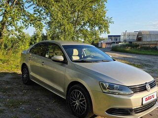 2012 Volkswagen Jetta VI, жёлтый, 950000 рублей, вид 2
