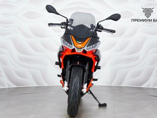 2022 Aprilia Tuono 660, красный, 975000 рублей, вид 4