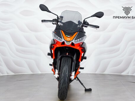 2022 Aprilia Tuono 660, красный, 975000 рублей, вид 4