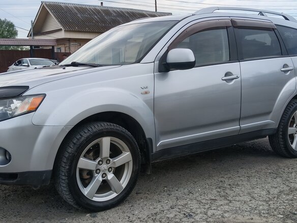 2008 Mitsubishi Outlander II, серебристый, 1255000 рублей