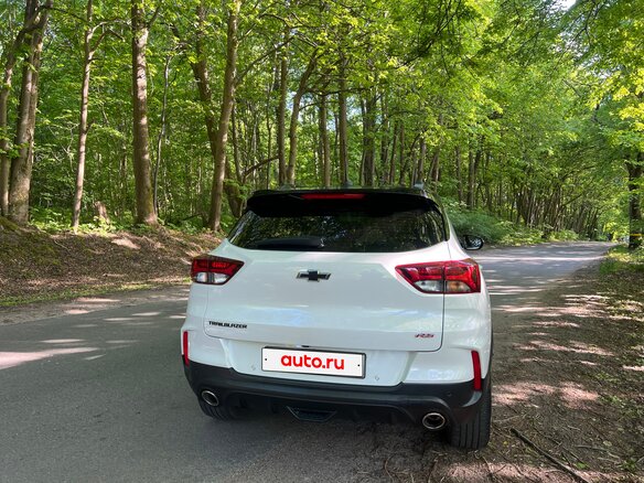 2020 Chevrolet TrailBlazer III, белый, 2200000 рублей - вид 25