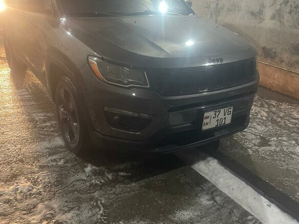 2020 Jeep Compass II, серый, 1800000 рублей - вид 3