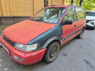 1992 Mitsubishi Space Runner I, красный, 100000 рублей, вид 3