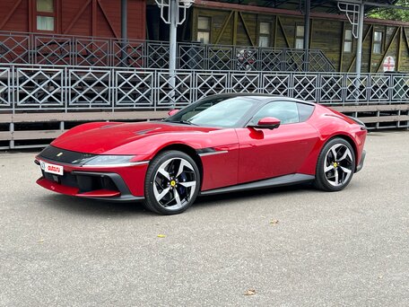 2025 Ferrari 12Cilindri, красный, 58400000 рублей, вид 2