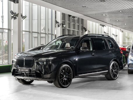 2025 BMW X7 40d I (G07) Рестайлинг, чёрный, вид 1