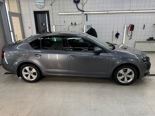 2018 Skoda Octavia III (A7) Рестайлинг, серый, 2300000 рублей, вид 5
