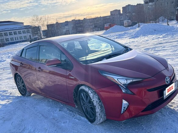 2016 Toyota Prius IV (XW50), красный, 1450000 рублей - вид 1