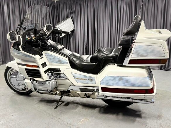 1998 Honda GL 1500 Gold Wing, белый, 700000 рублей - вид 4