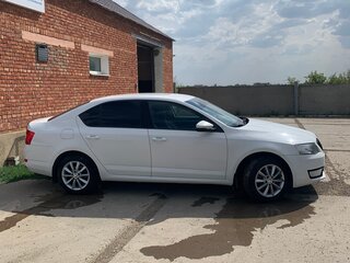 2013 Skoda Octavia III (A7), белый, 1000000 рублей, вид 3