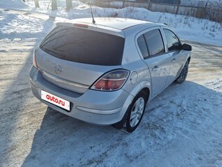 2011 Opel Astra H Рестайлинг, серебристый, 440000 рублей, вид 3