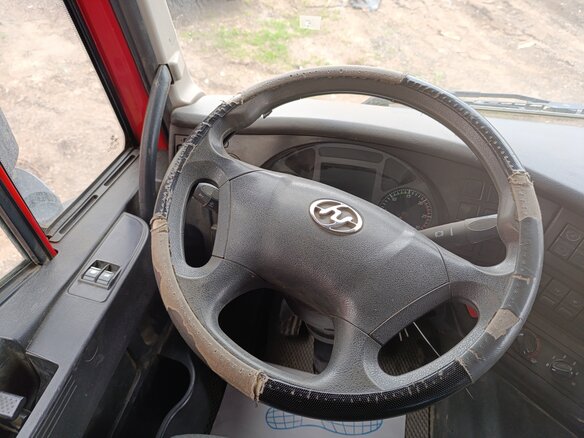 2022 IVECO-Hongyan 8x4 (CQ3406), красный, 1152158 рублей - вид 5