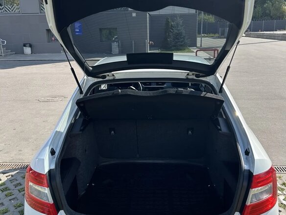 2016 Skoda Octavia III (A7), белый - вид 17
