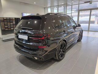 2025 BMW X7 40d I (G07) Рестайлинг, чёрный, 16900000 рублей, вид 5