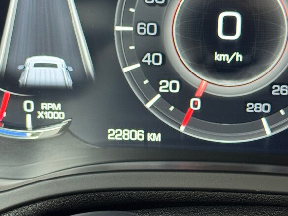 2019 Cadillac Escalade IV, чёрный, 7800000 рублей - вид 5