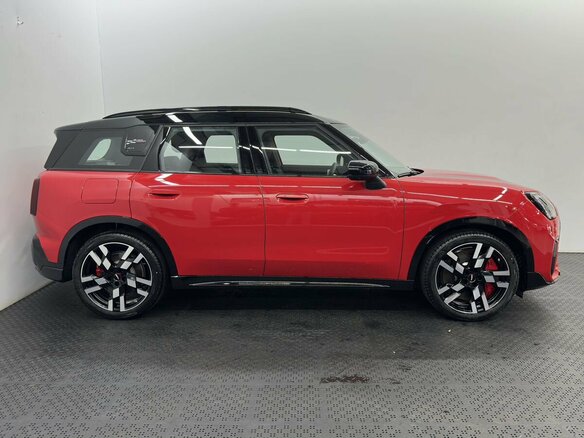 2024 Mini Countryman JCW John Cooper Works III, красный, 7600000 рублей - вид 3