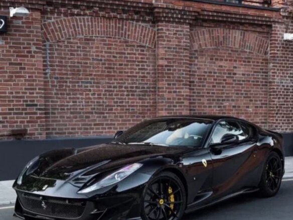2017 Ferrari 812 Superfast, чёрный, 30750000 рублей