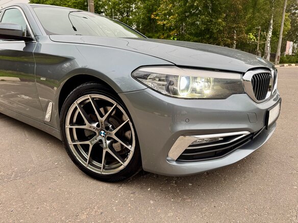 2017 BMW 5 серии 520d xDrive VII (G30/G31/G38), серый, 2600000 рублей - вид 8
